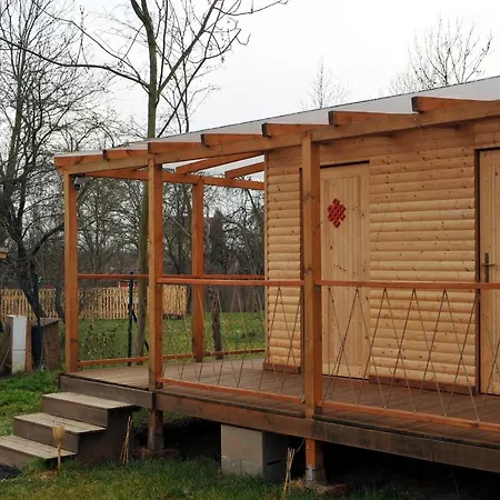 Jurty V Sadu Campismo de Luxo *