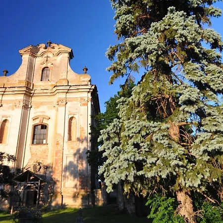 Jurty V Sadu Campismo de Luxo *