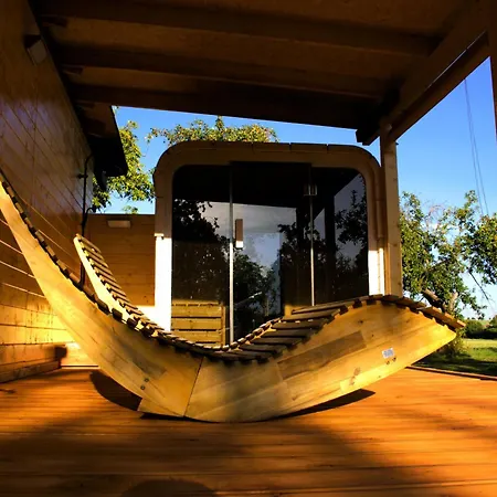 Jurty V Sadu Luksustelt Cesky Brod