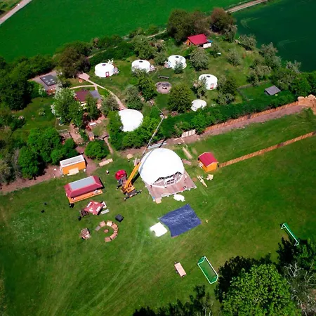 Luxury tent Jurty V Sadu