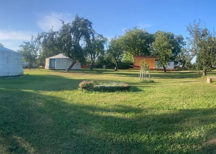 Jurty V Sadu Luxussátor Český Brod