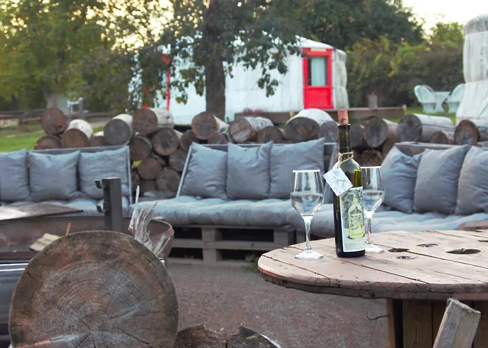 Jurty V Sadu Luxussátor Český Brod