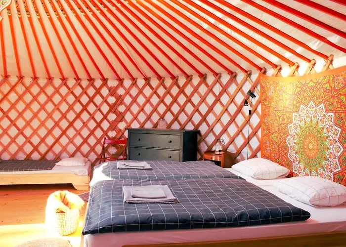 Luxussátor Jurty V Sadu *